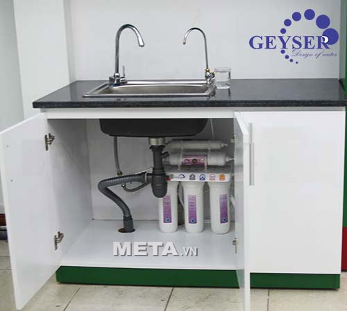 Vị trí đặt máy lọc nước Geyser thuận lợi nhất là đặt dưới bồn rửa chén